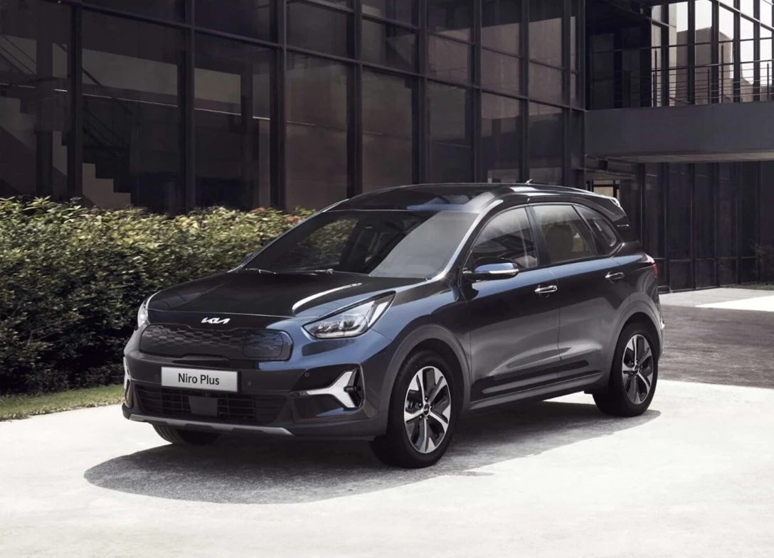 1691771-Kia-Niro-Plus-2023-04.jpg