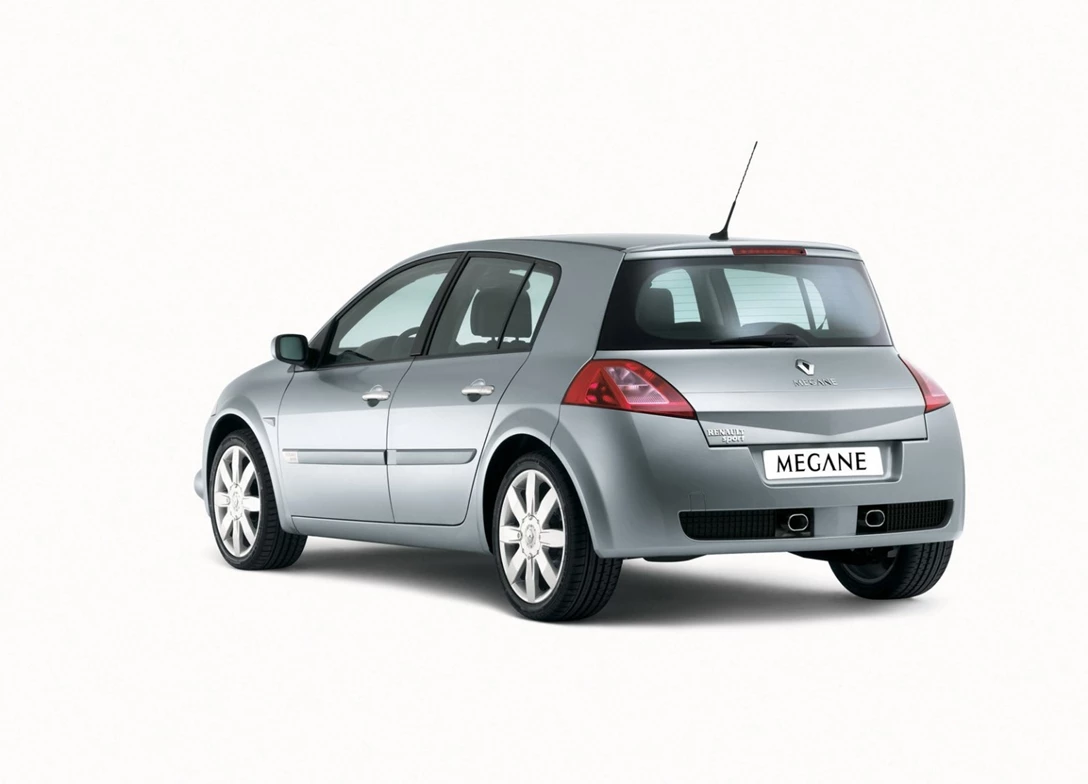 1600824-Renault-Megane_RS_5-door-2004-1600-05.jpg