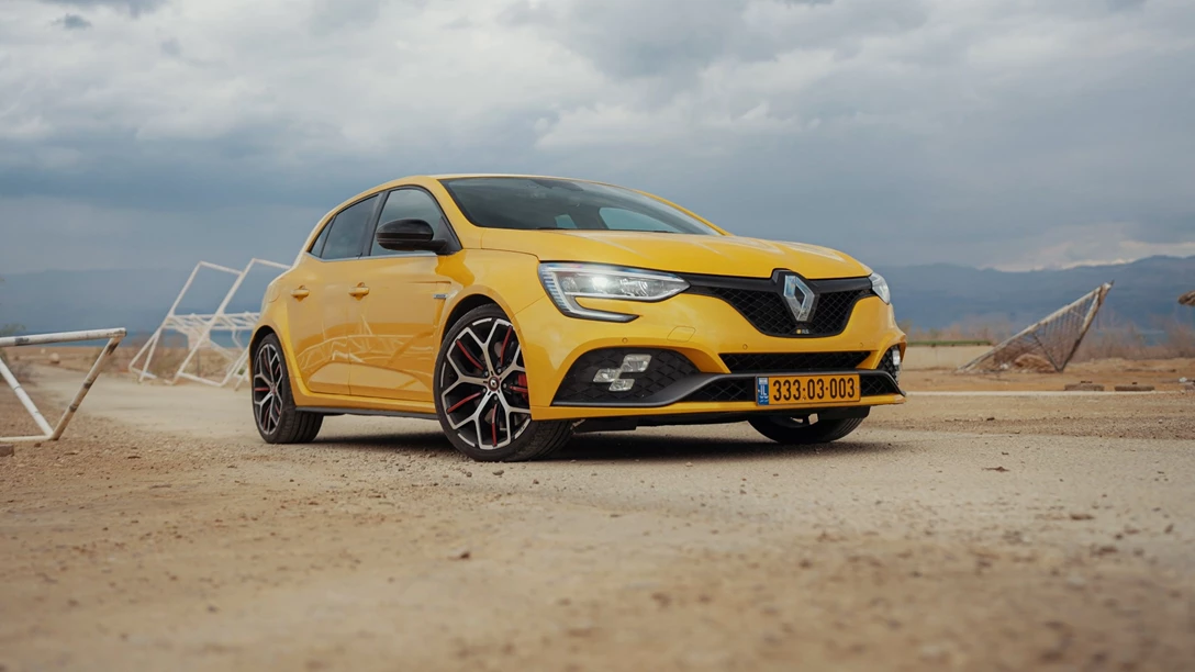 1696024-Renault Megane RS 2024.00_31_13_13.Still034-min.jpg