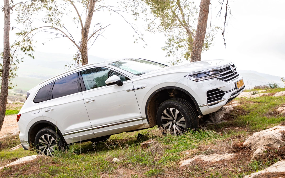 1611480-פולקסווגן טוארג - מבחן דרכים  (2).jpg