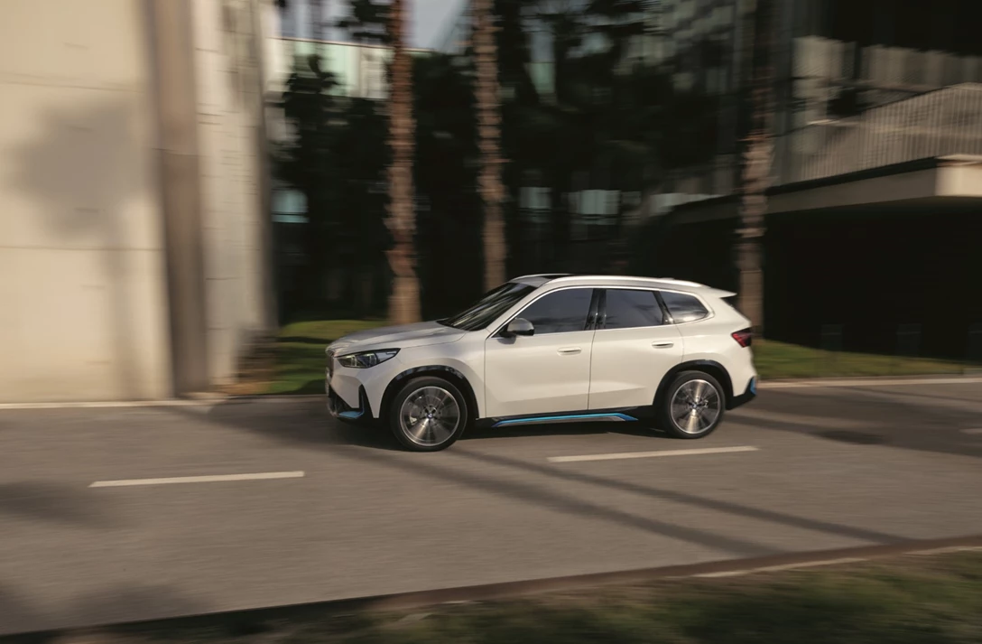 1672361-bmw ix1 (5).jpg