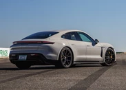 1703284-Porsche-Taycan-2024 (2).jpg