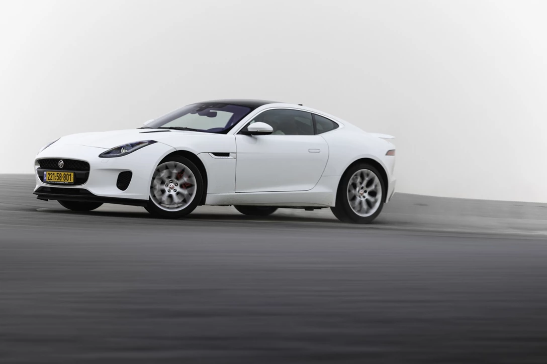 1614465-TF_F-Type-140119-0082 1.jpg