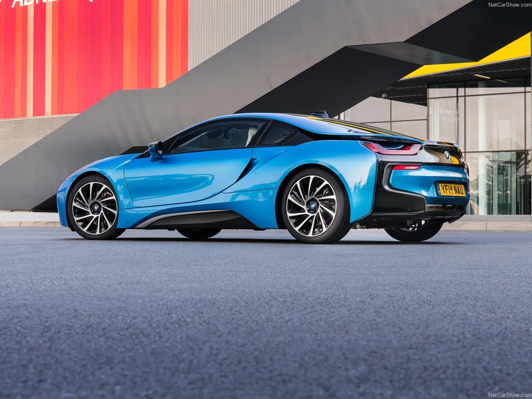 1588669-BMW-i8 2.jpg