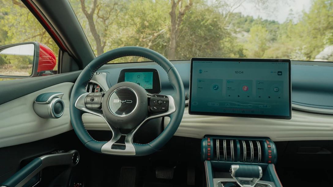 1672489-BYD ATTO 3.01_03_44_03.Still081 copy.jpg