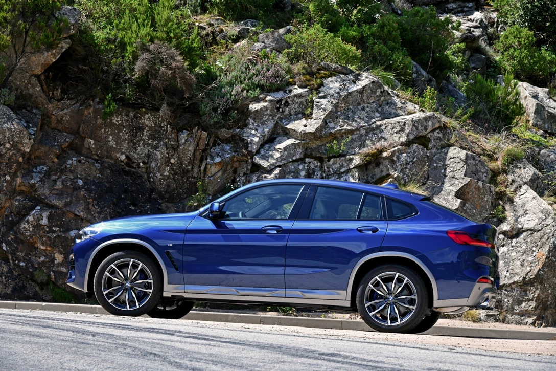 1649960-BMW-X4-Phytonic-Blue-59.jpg