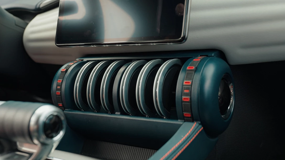 1672505-BYD ATTO 3.01_10_23_13.Still098 copy.jpg