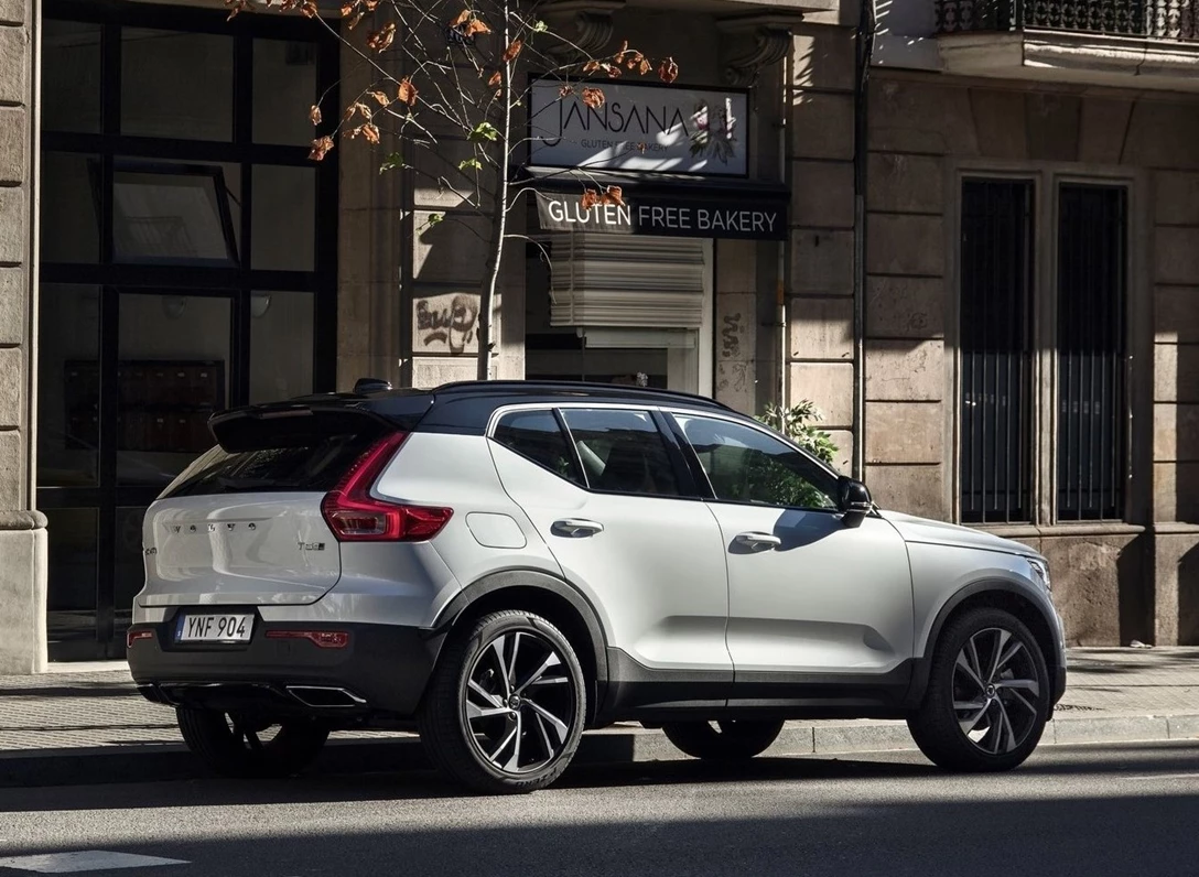 1674570-Volvo-XC40-2018-03.jpg