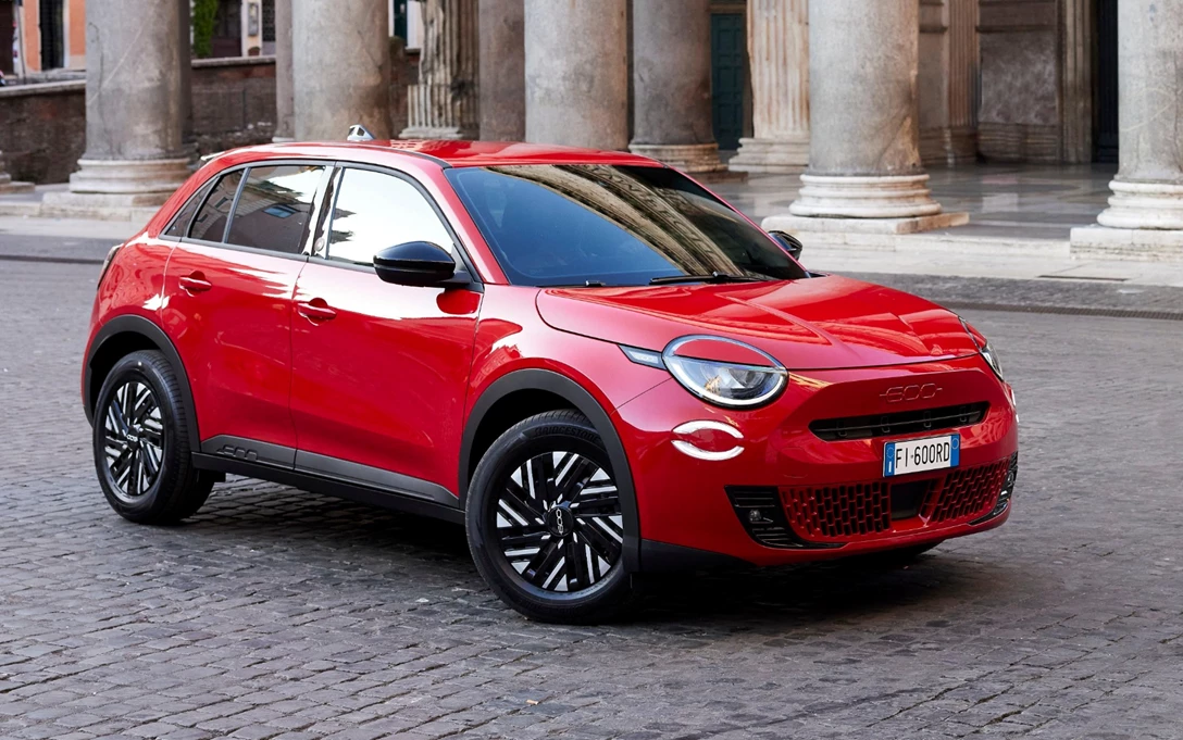 1687774-Fiat-600e-2024-wallpaper-min.jpg