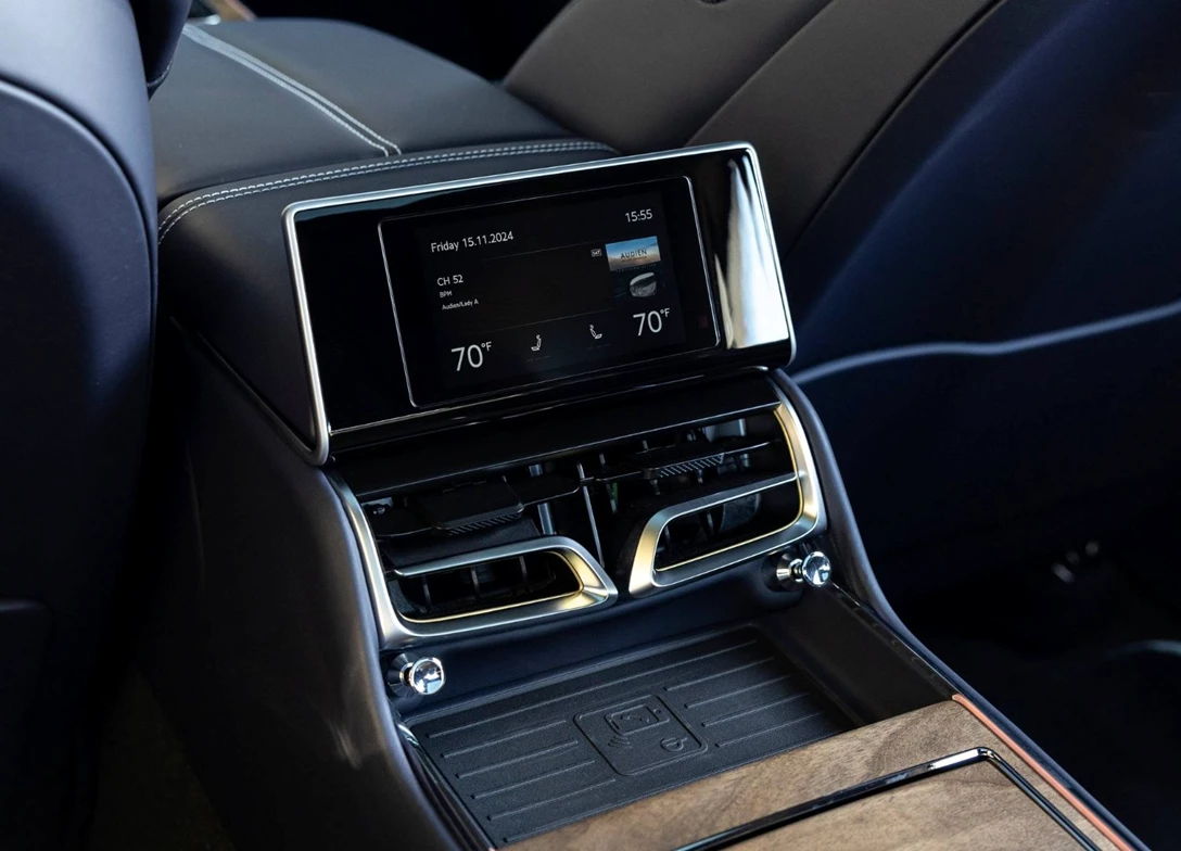 1710273-Bentley-Flying_Spur-2025 (12).jpg