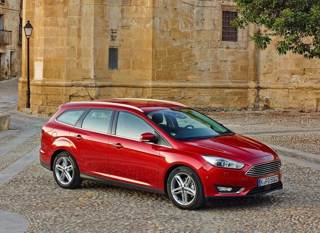 1648527-Ford-Focus-2017-06.jpg