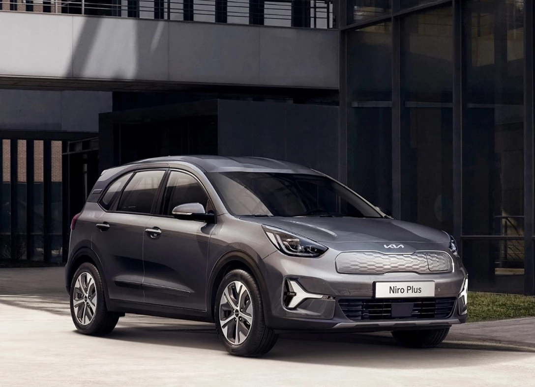 1667182-Kia-Niro-Plus-2022-04.jpg