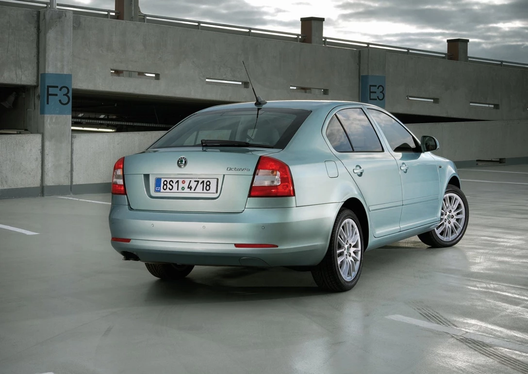 1599701-Skoda-Octavia-2009-1600-28.jpg