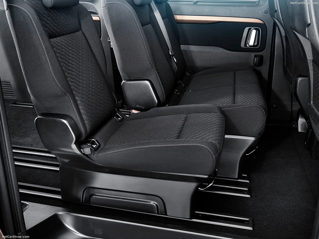 1588240-Toyota-ProAce 3.jpg