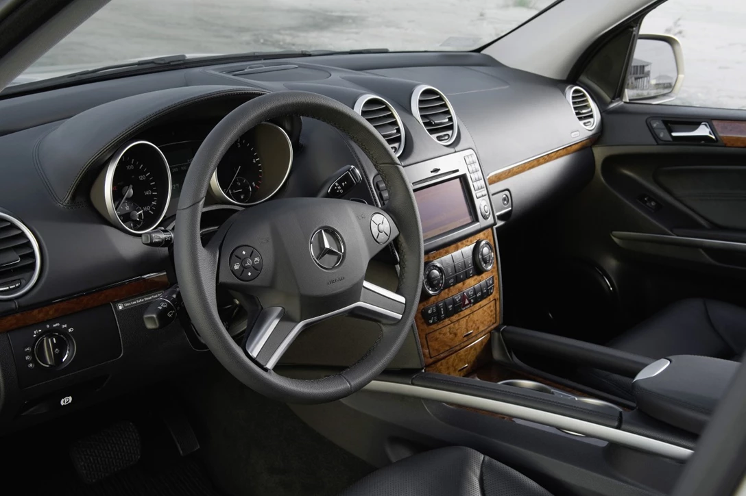 מרצדס GL320 - פנים