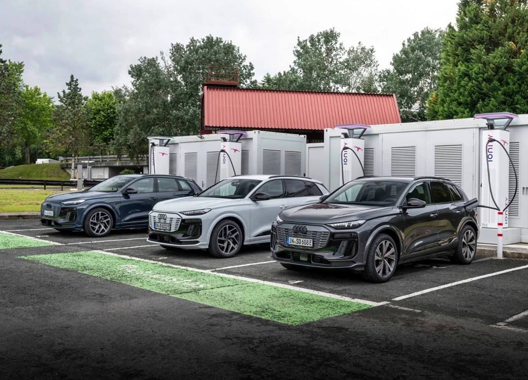 1705896-Audi-Q6_e-tron-2025 (15).jpg