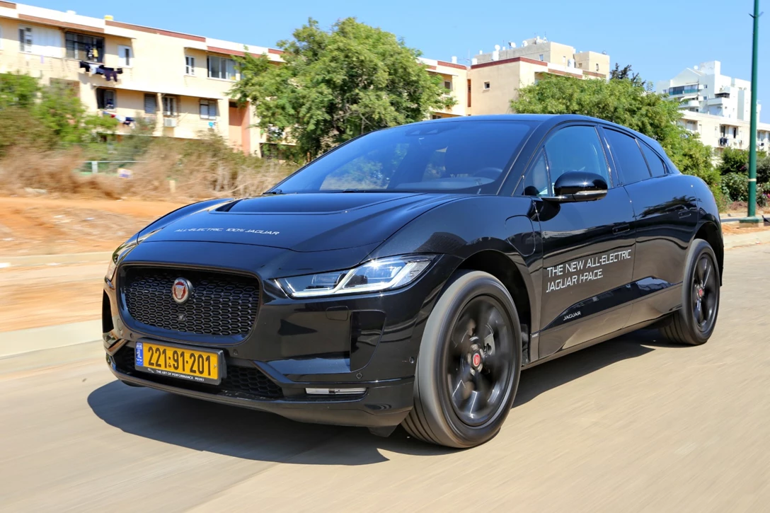 1623165-יגואר נסיעה7.jpg