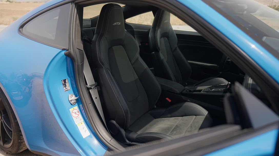 1664873-Porsche 992 GTS.01_00_11_03.Still056.jpg