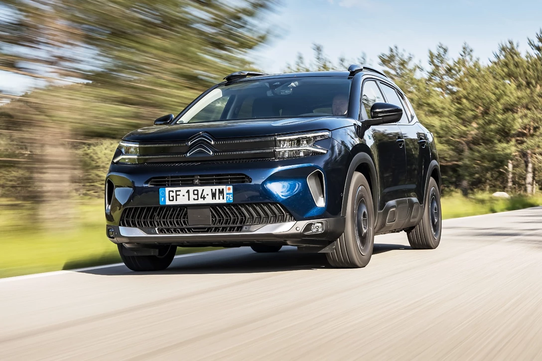 1663420-Citroen-C5-Aircross-Hybrid-225-008-min.jpg