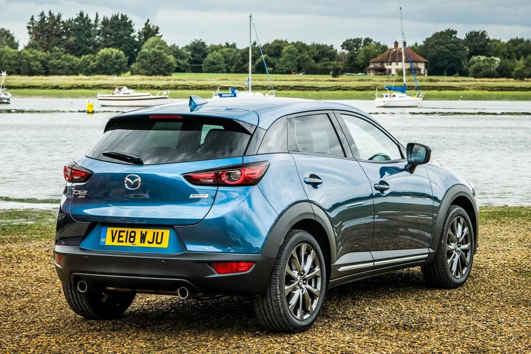 1609569-מאזדה 6 ו-בס-3 החדשים בישראל (10).jpg