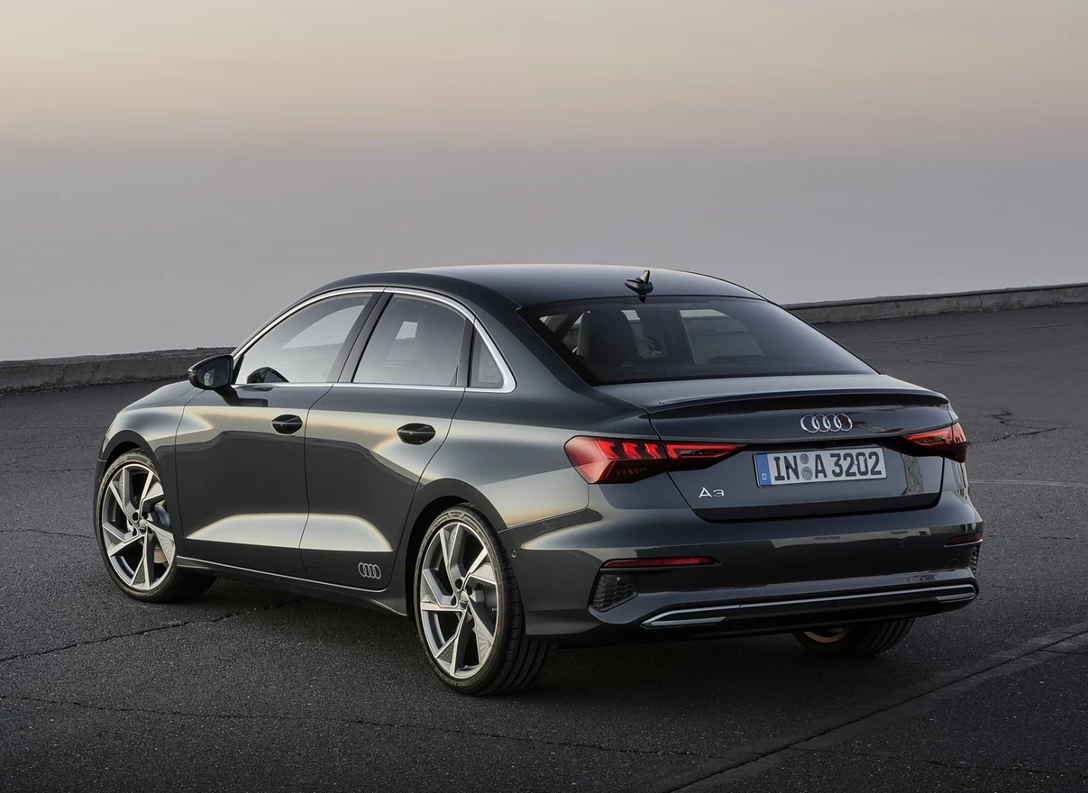 1652810-2021_audi_a3_sedan_19_1600x1200.jpg