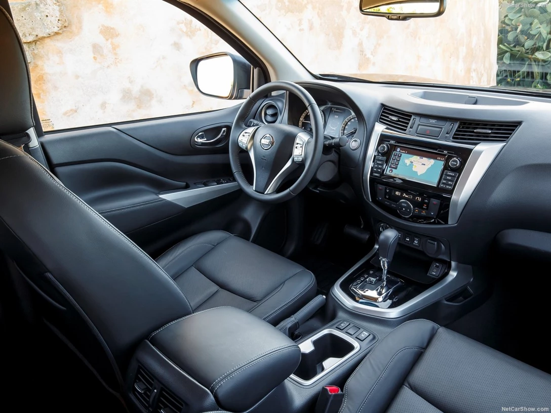 1588190-Nissan-NP300_Navara 4.jpg