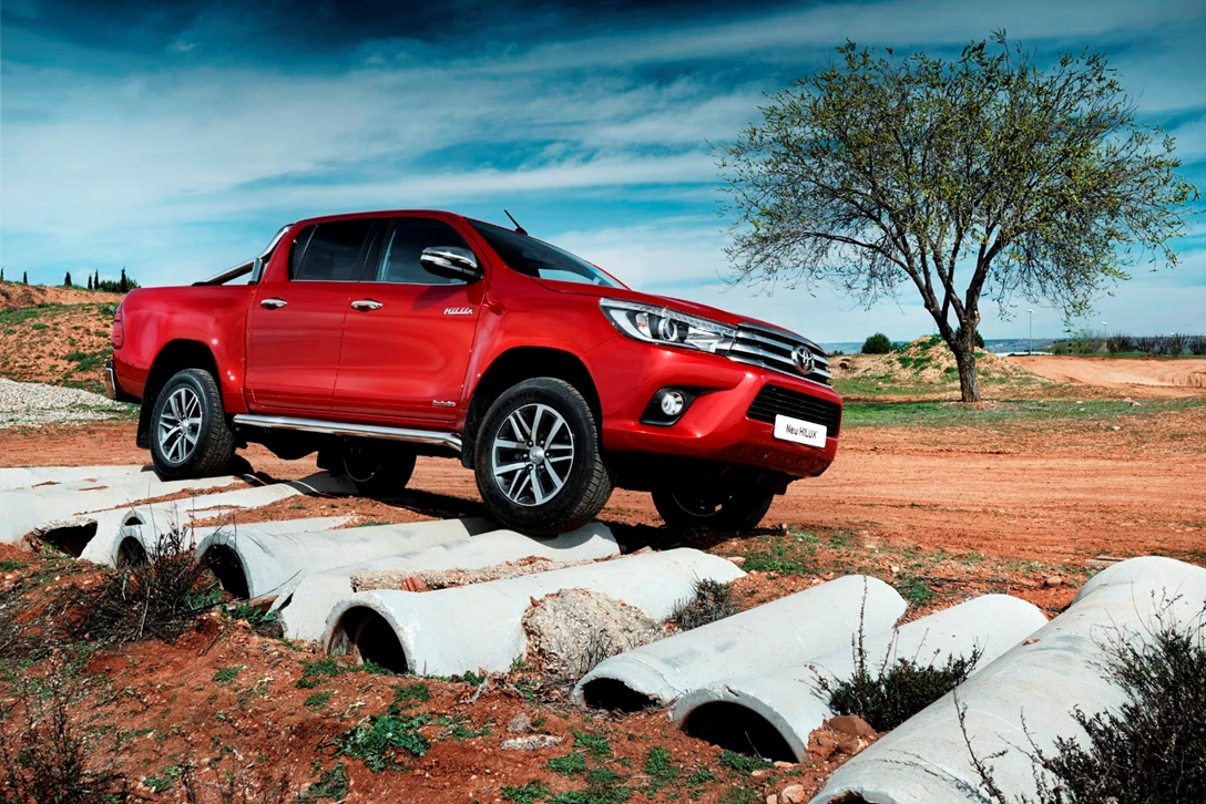 1633604-HILUX_Exterior_61_DPL.JPG