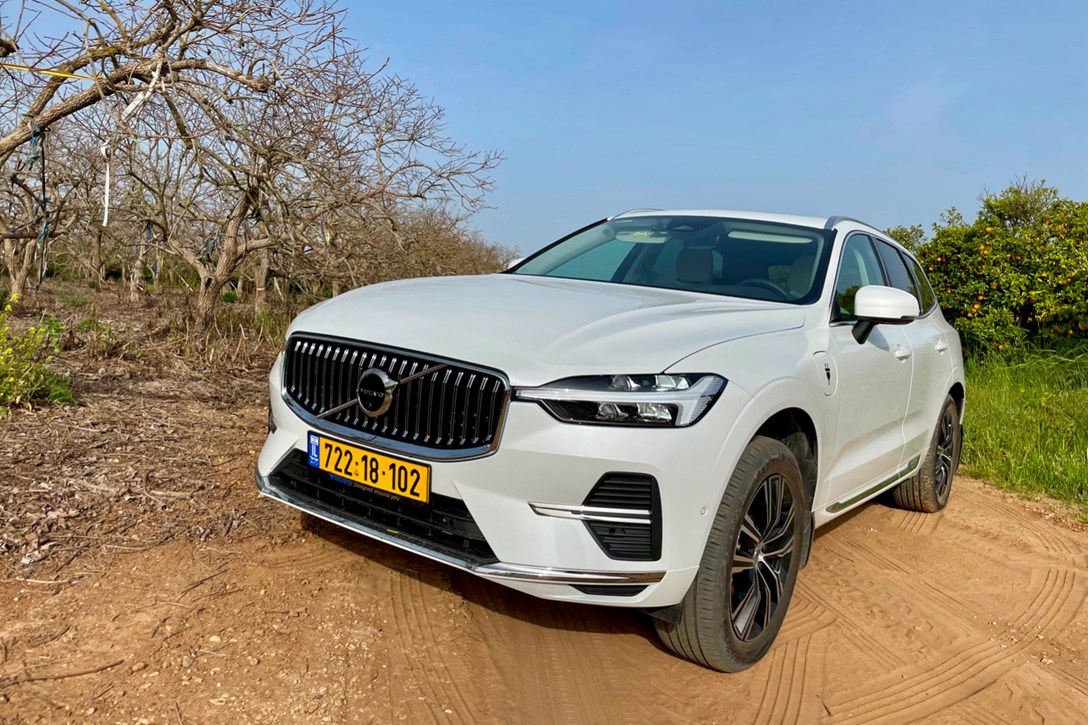 1660559-XC60 - 11.jpeg