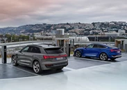 1684637-Audi-SQ8_Sportback_e-tron_quattro-2023-13.jpg