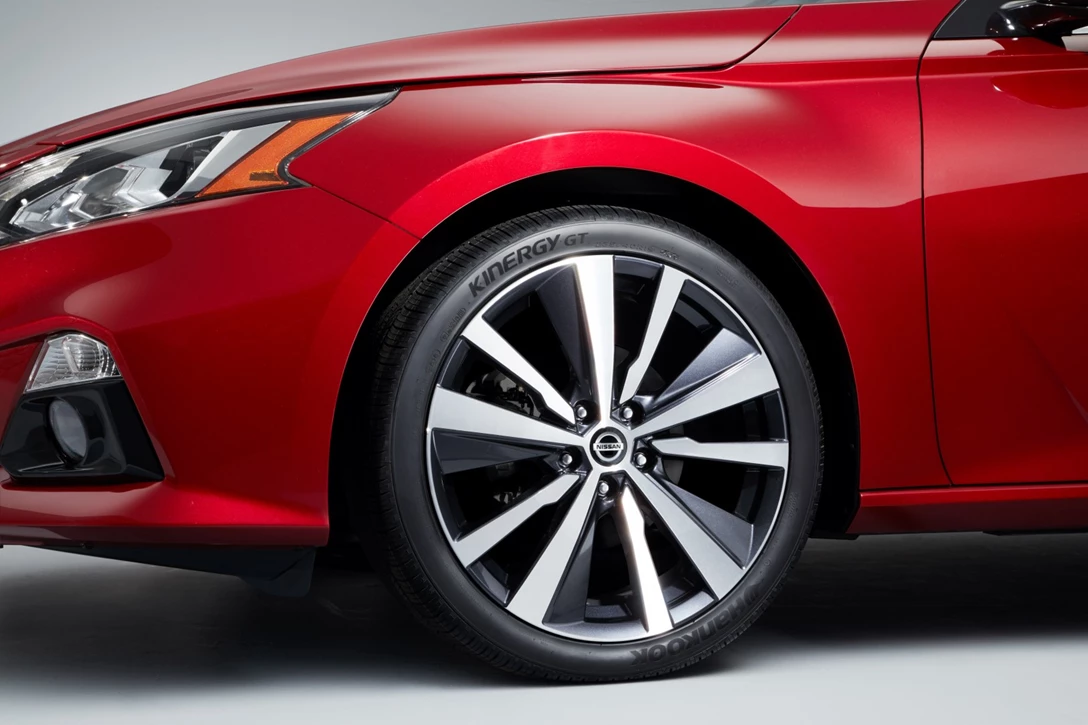 1593484-2019-Nissan-Altima-Photo-09.jpg