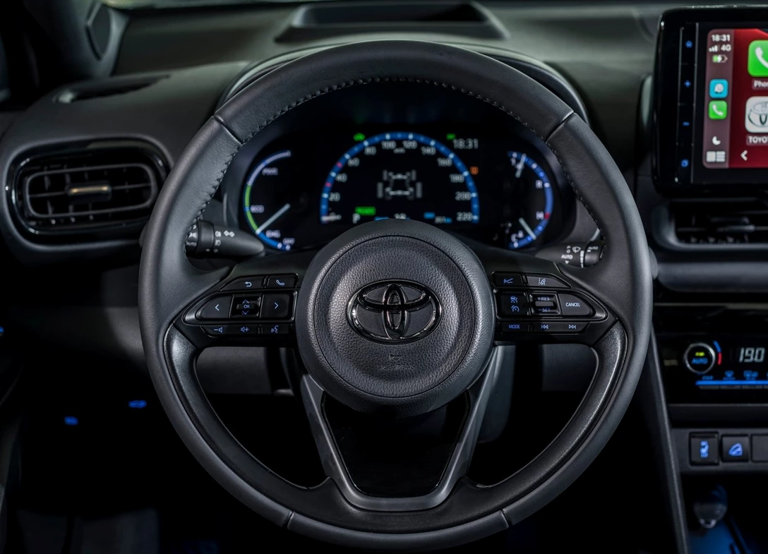 Toyota-Yaris_Cross-2025 (7).jpg