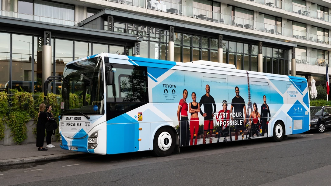 1701478-GCK Coach 01.jpg