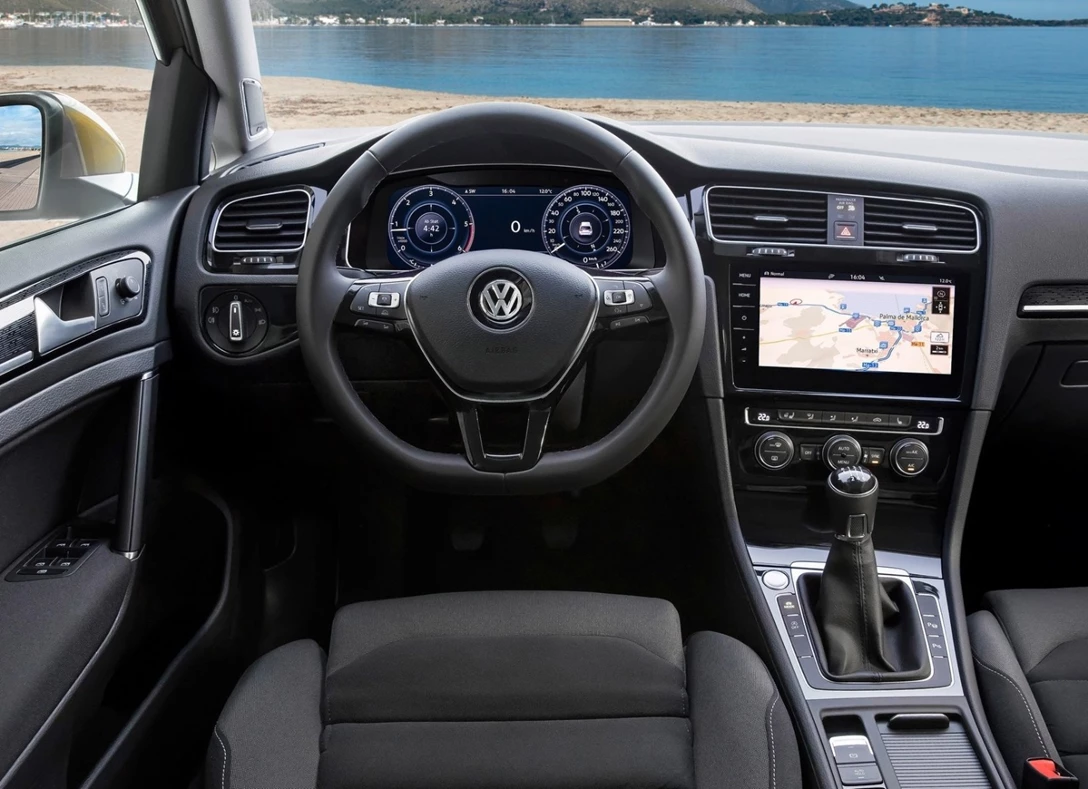 1642244-Volkswagen-Golf-2018-05.jpg
