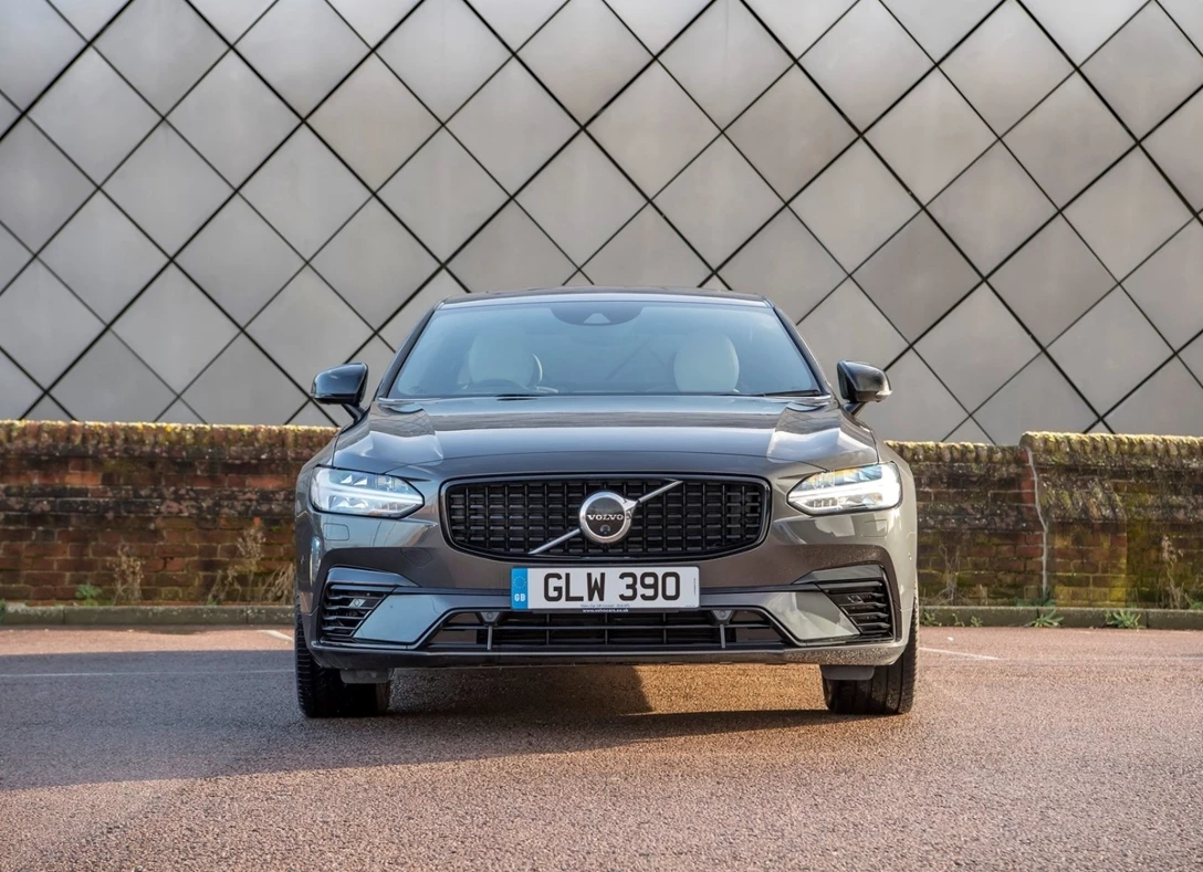 1670340-Volvo-S90-2021-04.jpg