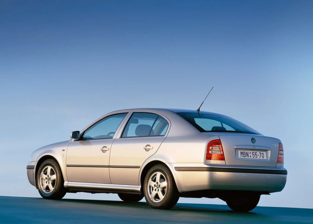 1599475-Skoda-Octavia-2001-1600-06.jpg