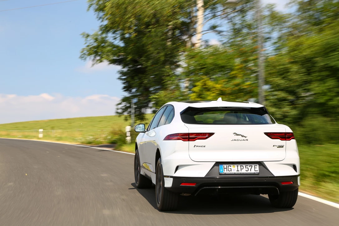 1603743-יגואר i פייס השקה עולמית (5).jpg