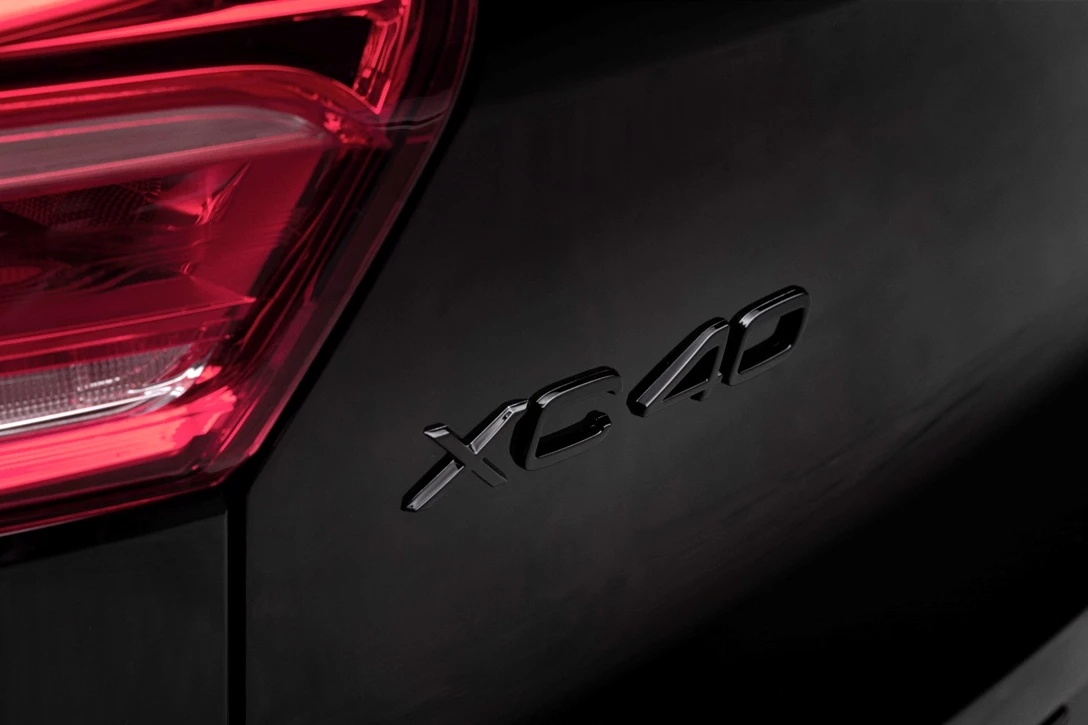 1693405-324102_Volvo_XC40_Black_Edition.jpg