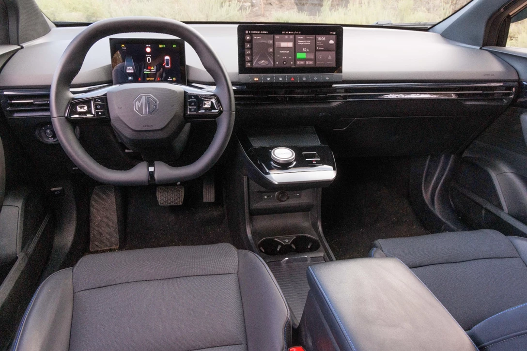 MG4 סביבת נהג