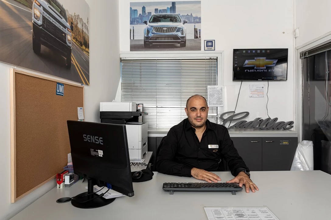 1637331-יועץ שירות.jpg