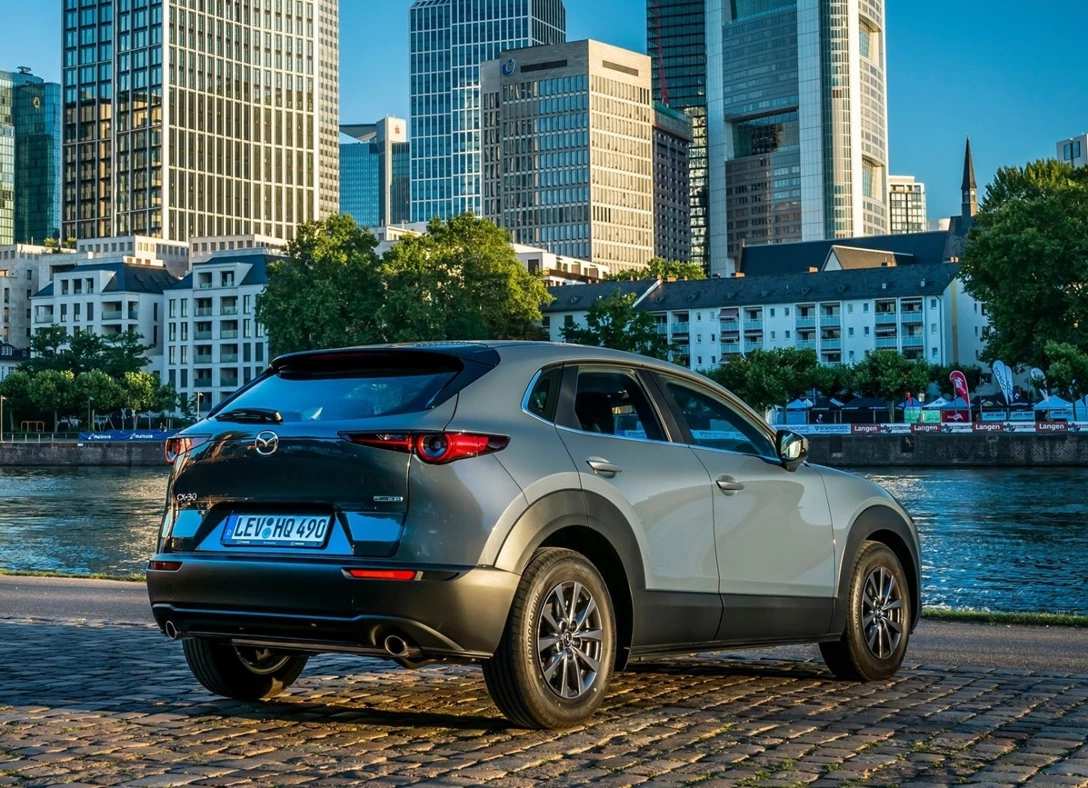 1639102-Mazda-CX-30-2020-04.jpg