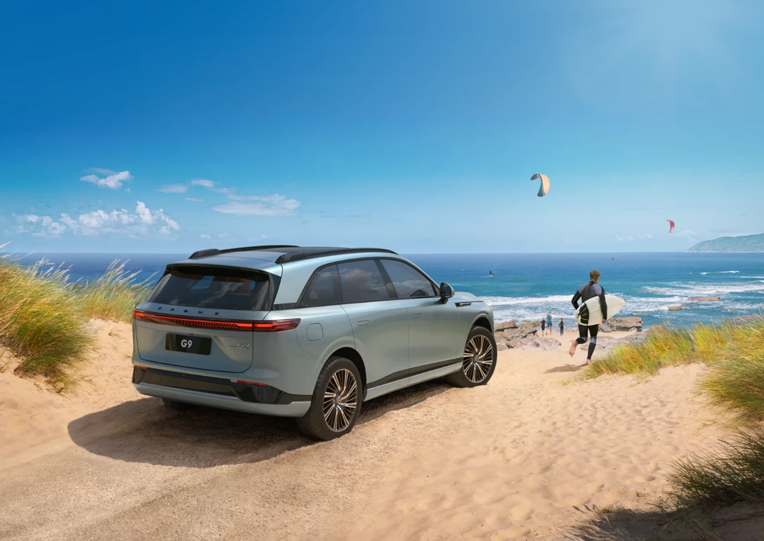 1687886-2023 Rear 3QTR Static Beach.png