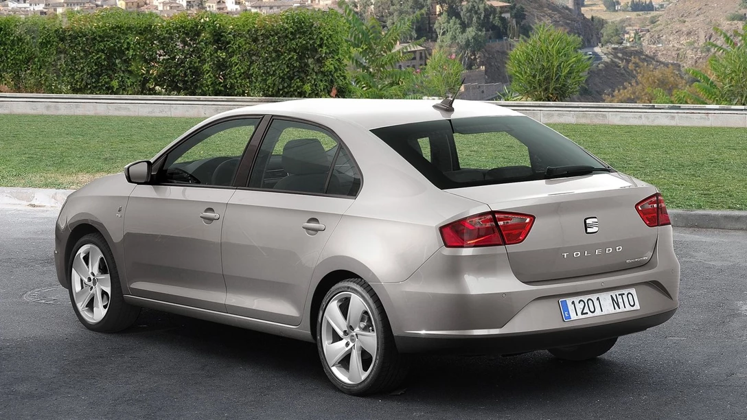 1686076-Seat-Toledo-2013-1600-14.jpg