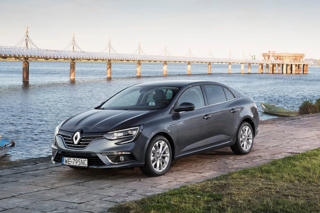 1609680-רנו מגאן גראם קופה  (1).jpg