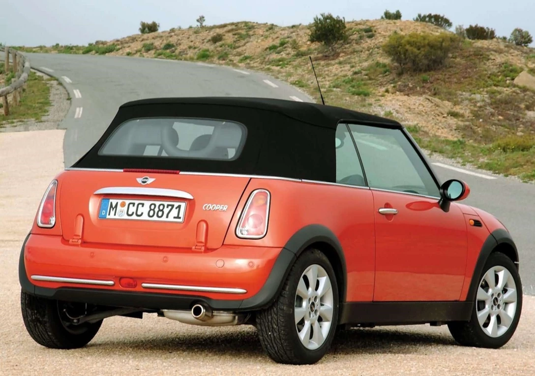 1593904-Mini-Cooper_Convertible 5.jpg