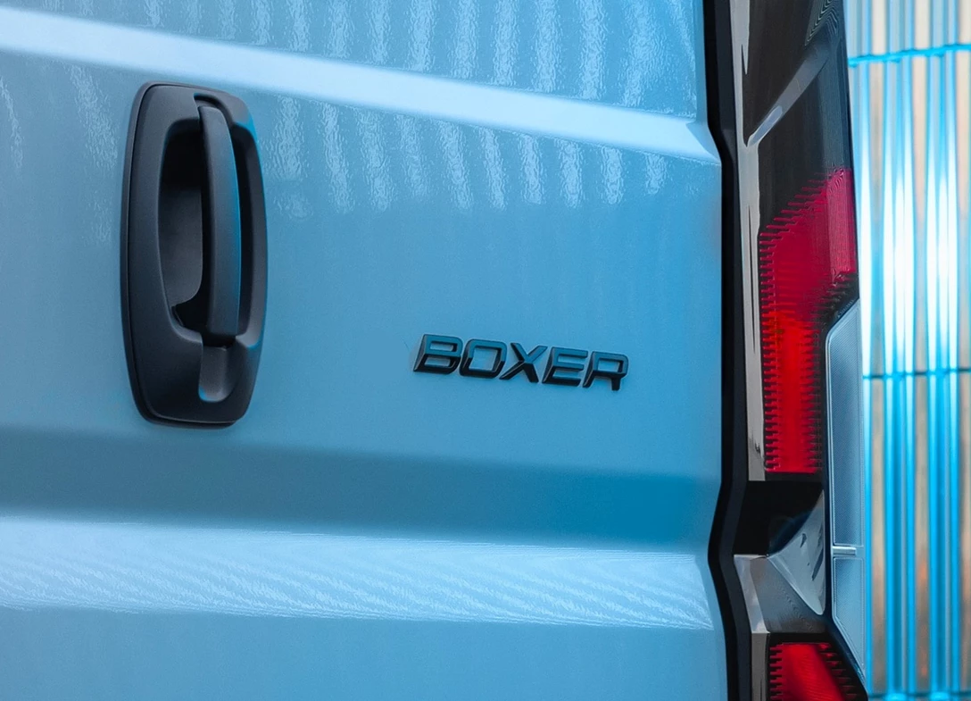1705338-Peugeot-Boxer-2025-09.jpg