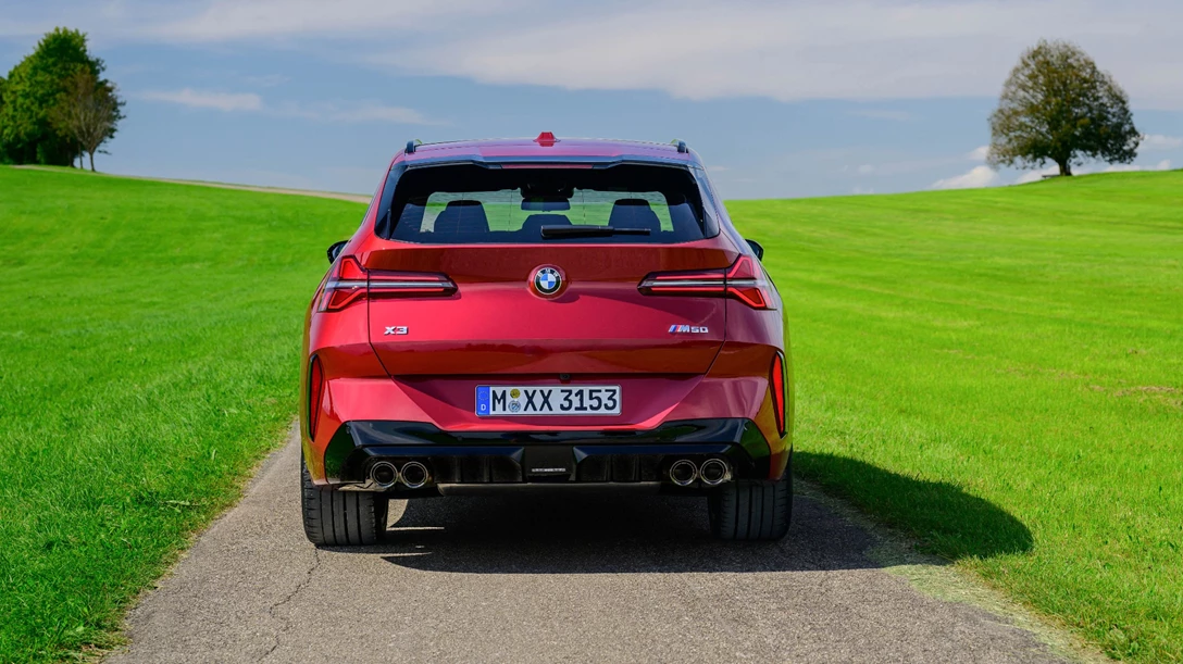 1702789-P90568122_highRes_the-new-bmw-x3-m50-x.jpg