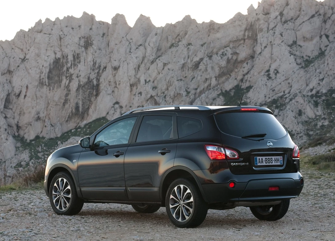 1687103-Nissan-Qashqai-Plus2-2012-10.jpg