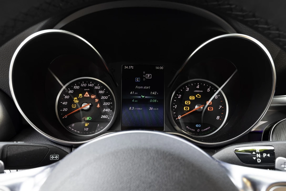 1608682-מרצדס C200 קופה מבחן דרכים (7).jpg