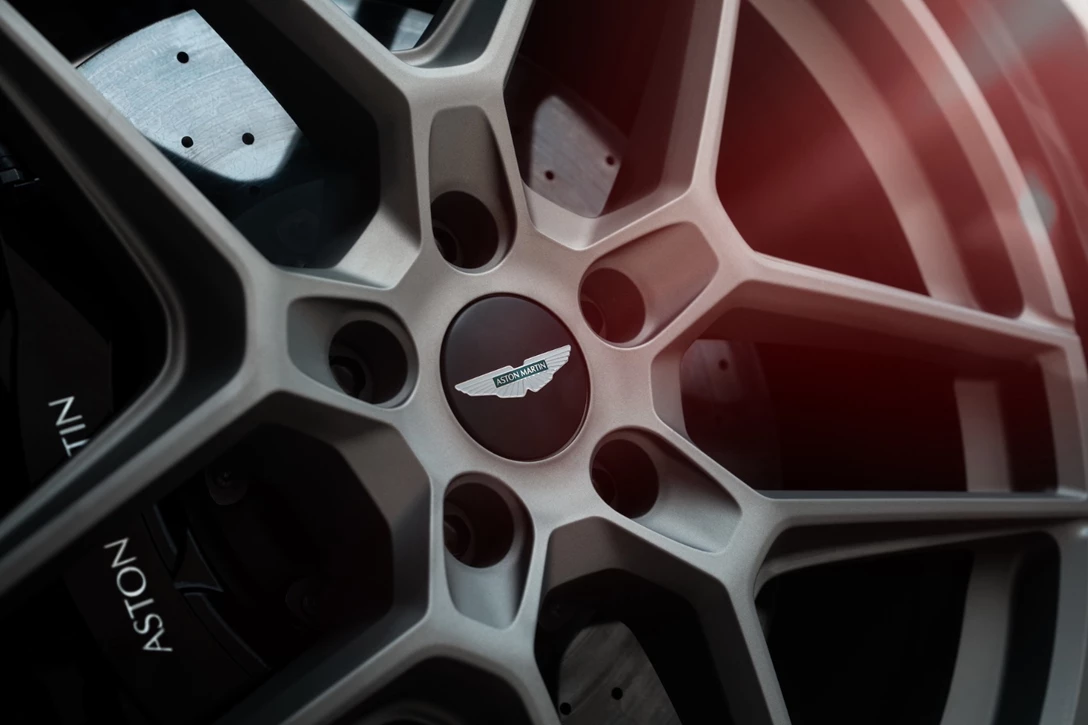 1708614-Aston Martin DBX S_17.jpg