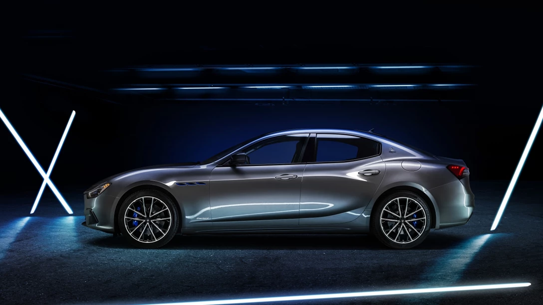 1664974-Small-16678-MaseratiGhibliHybrid.jpg